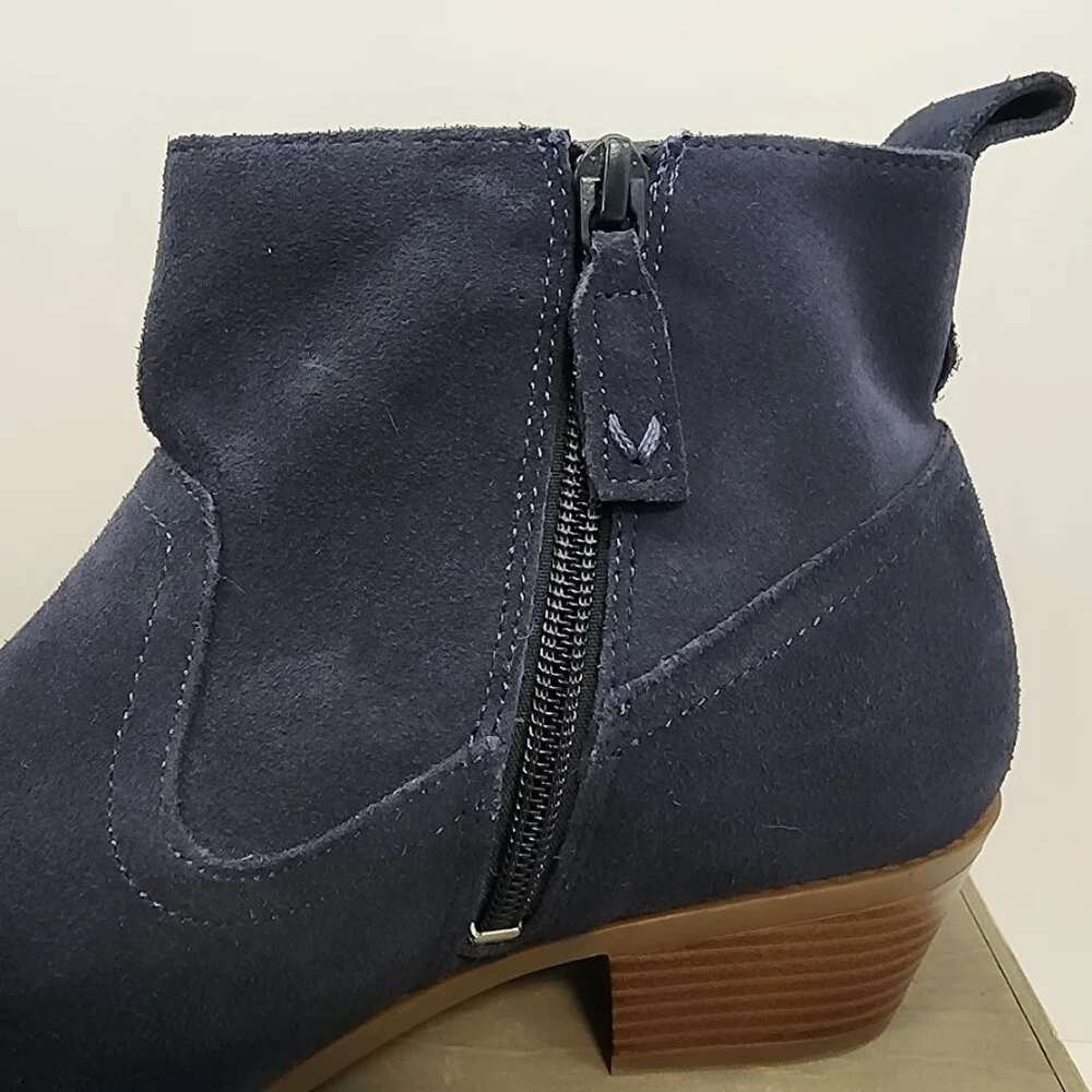 Vionic Vera Water Resistant Suede Bootie Navy Women's 11‎